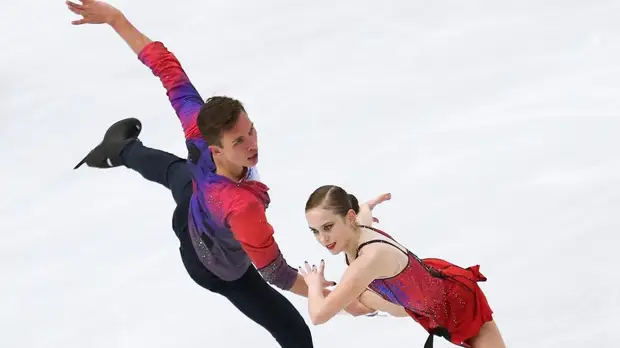 Артемьева и Назарычев завоевали бронзу в парном катании на Гран-при Италии