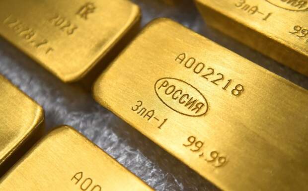 Цены на золото после рекордного роста снизились почти на 10%