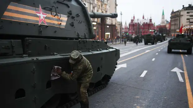 Танки в городе: первая репетиция парада Победы в Москве