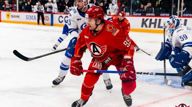 «Автомобилист» уступил московскому «Динамо» на домашнем льду