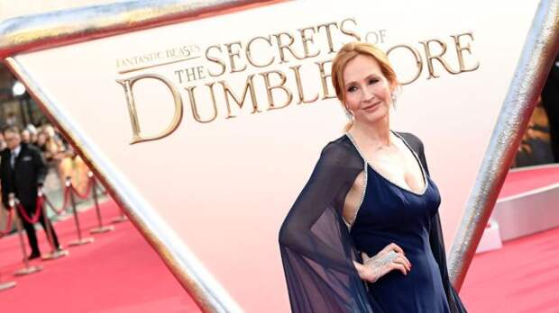 jk rowling at a movie premiere