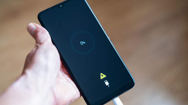 ИТ-эксперт Кравцов предупредил о вреде разрядки смартфона до нуля