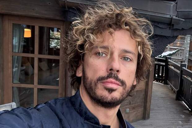 Новый имидж Максима Галкина поставил на уши весь интернет. Одни считают комика-иноагента секс-символом, а другие — скуфом