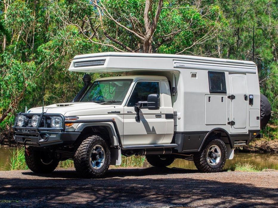 Экспедиционный кемпер Toyota Land Cruiser с подъемной крышей
