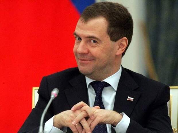 Медведев новый-старый премьер правительства