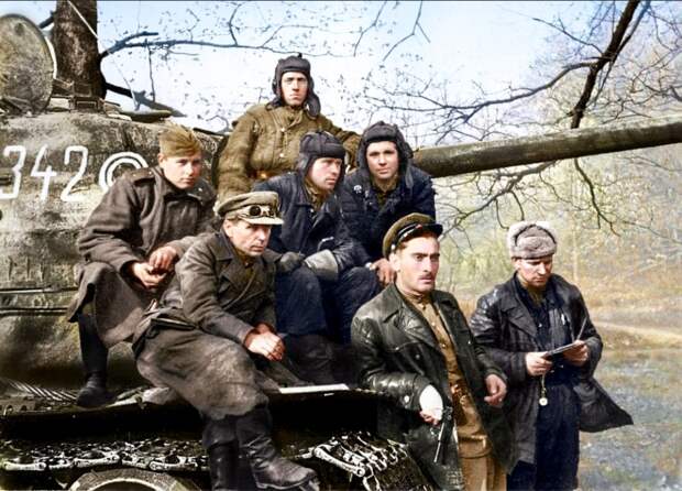 Победители! Бойцы и командиры 7‑го Гвардейского танкового корпуса. Берлин. Весна 1945 года