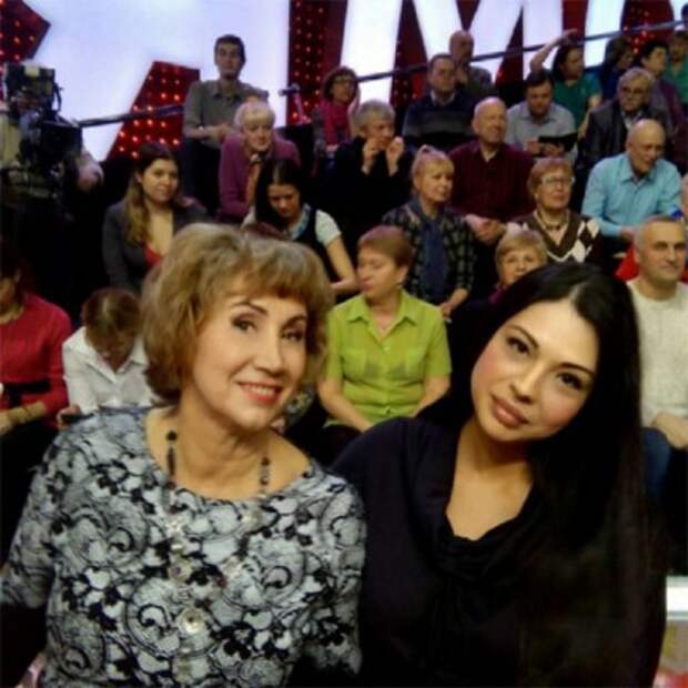 Лариса Копенкина научила звезду "Дома-2" премудростям жизни