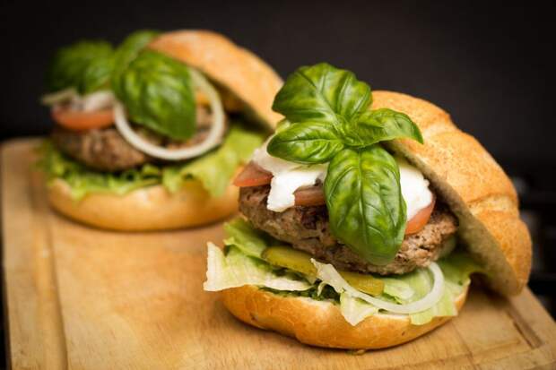 hamburger-494706_1920 alt