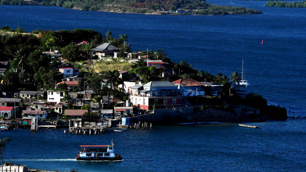 «Остерегайтесь»: в США туристов призвали срочно покинуть Кубу