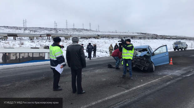 В Норильске иномарка протаранила автобус — один человек погиб, десять получили травмы