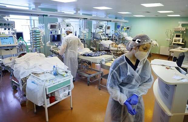 Медики жалуются на незаконные увольнения из ковидных больниц