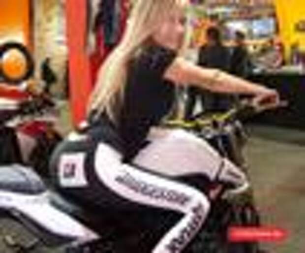 Самые красивые, самые сексуальные девушки мотосалона EICMA 2012