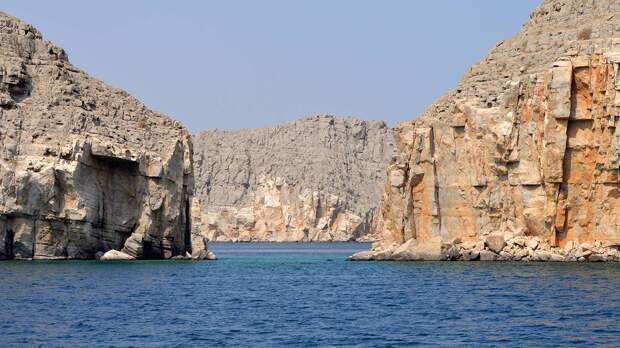 Tasnim: Атаковано еще одно судно, пытавшееся пройти через Ормузский пролив