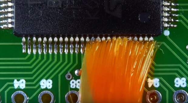 Как паять SMD элементы вручную