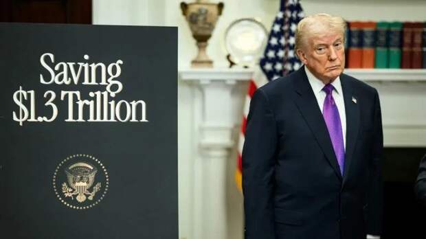 «Не доживет до осени»: аналитики объясняют утрату контроля Трампом над