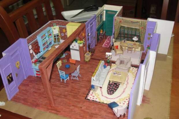 Бумажная модель апартаментов Моники из сериала "Друзья" (11 фото)