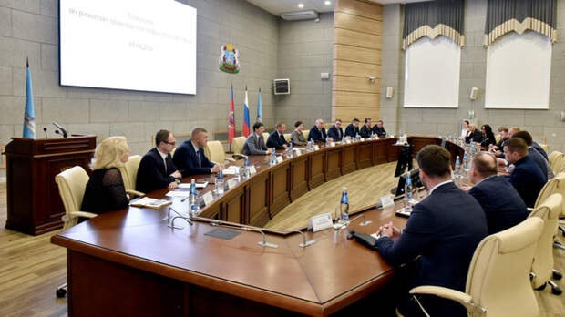 Власти Барнаула обсудили, какие магистрали и путепроводы нужно построить в городе