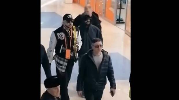 Правоохранители проверят видео с курящим Киркоровым в аэропорту Барнаула