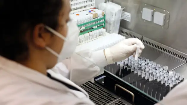 Глава ЕК: учёным необходимо несколько недель для изучения штамма «омикрон»