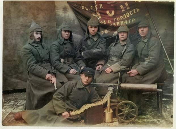 Подразделение бойцов-красноармейцев спецотряда ЧОН (Часть Особого Назначения), 1924 год.