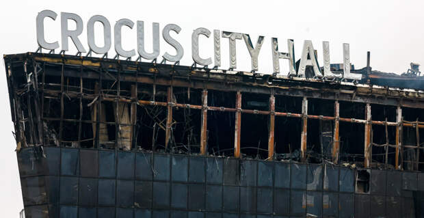 Комментатор Гусев показал фото из «Крокус Сити Холла» после начала теракта