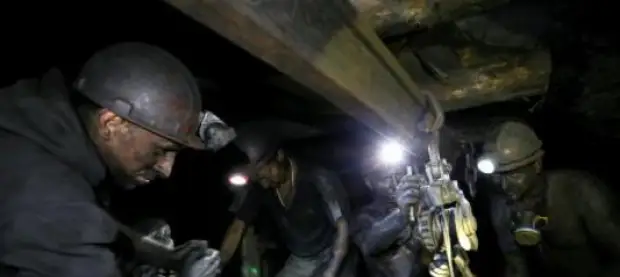 шахты изотова. проходческий комбайн в шахте. заброшенная шахта в челябинске. покровск-уральский. ликвидация шахты.