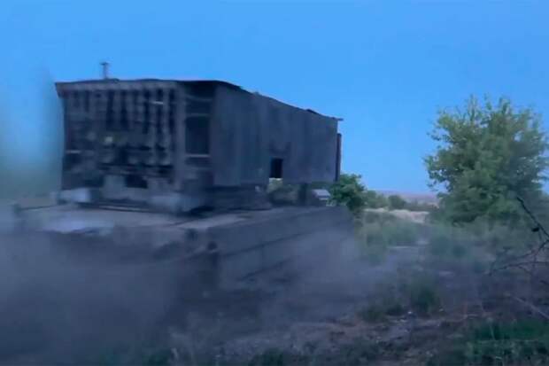 Новейшая версия ТОС-1А «Солнцепек» на шасси Т-80 впервые замечена на СВО