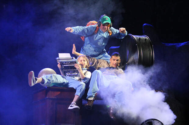 Сцена из спектакля «Маленький принц»