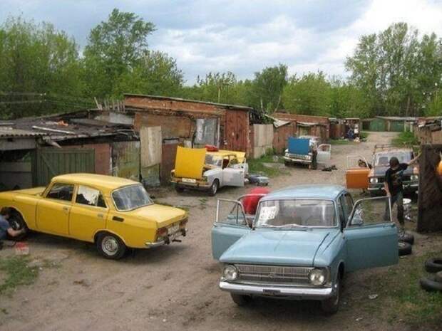Заядлые автолюбители, которые не жалеют ни времени, ни финансов. Заядлые автолюбители, которые не жалеют ни времени, ни финансов.