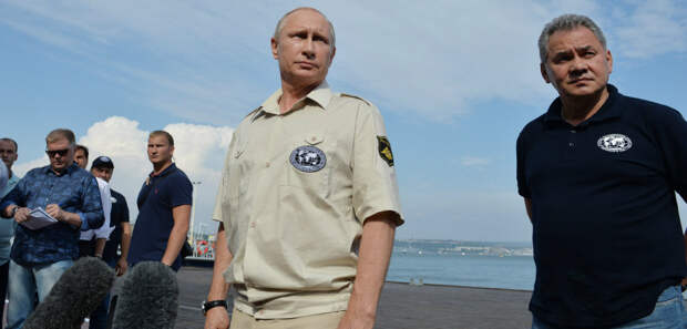 Владимир Путин и Сергей Шойгу в Крыму Владимир Путин и Сергей Шойгу в Крыму
