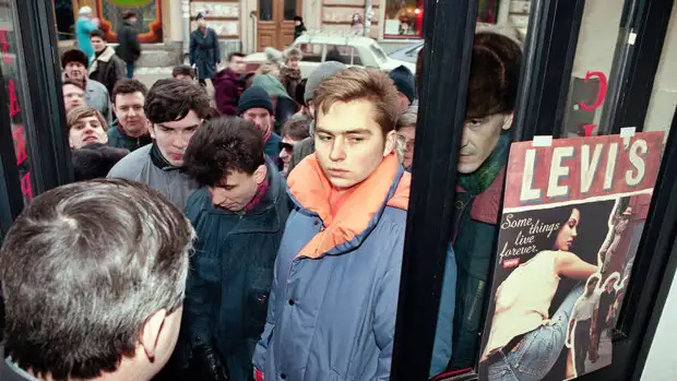 Производитель одежды Levi's заявил, что не откроет магазины в РФ в ближайшее время