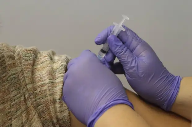 Названы главные ошибки россиян при вакцинации