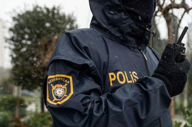 Ученик выстрелил из ружья в учительницу в школе Азербайджана