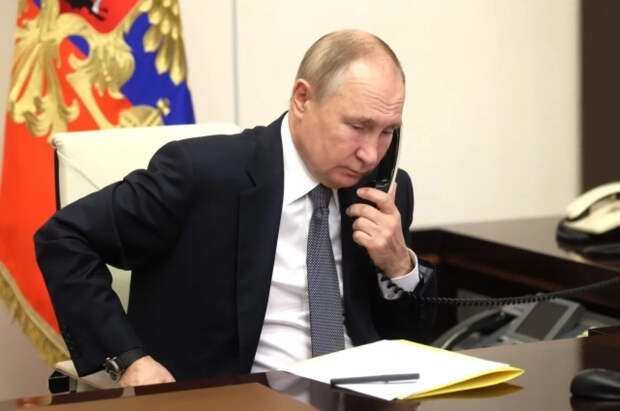 Путин провел второй за неделю разговор с президентом Ирана Пезешкианом