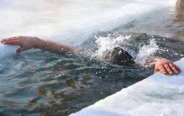 Голландец описал погружение в ледяную прорубь в Якутии словами «сумасшедшая боль»