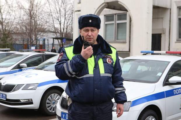 Денис Долгошея работает в отделе ГИБДД в Строгине 14 лет/ Ярослав Чингаев