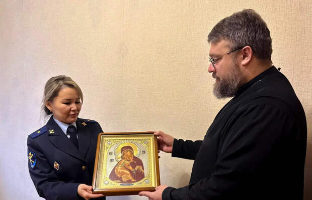 Прихожанка украла старинную икону из челябинского храма