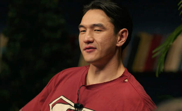 Комику Нурлану Сабурову запретили въезд в Россию на 50 лет