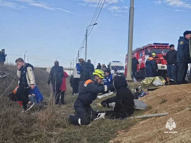 В семье крымчанина Дениса сегодня произошло горе - в том самом автобусе погибла его мать: