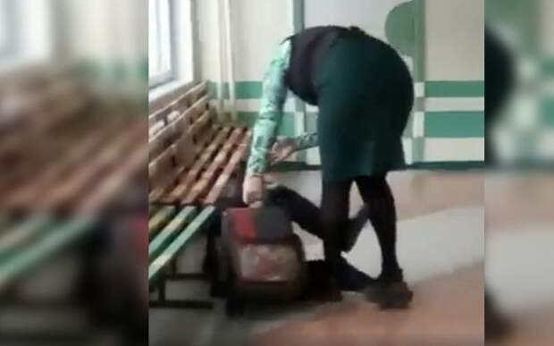 Давай, до свидания! Учительницу, избившую ученика, отстранили от работы