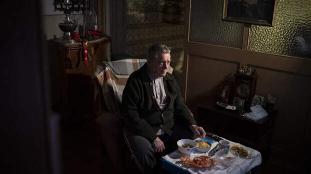 Экономическая ловушка после 40: что общего у американцев и россиян среднего возраста