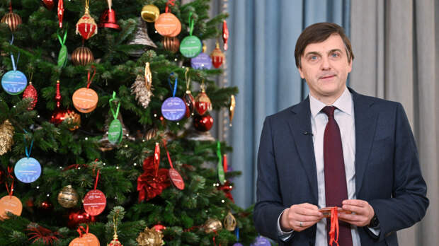 Кравцов исполнил мечту школьника из Брянска в рамках акции «Елка желаний»