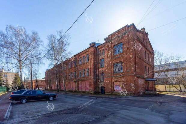 В Петербурге выставили на аукцион казарму лейб-гвардии Стрелкового артдивизиона