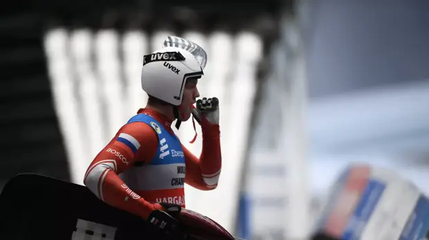 Репилов получил застрявшие на китайской таможне сани