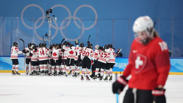 Женская сборная Канады забросила 10 шайб команде Швейцарии в полуфинале ОИ-2022