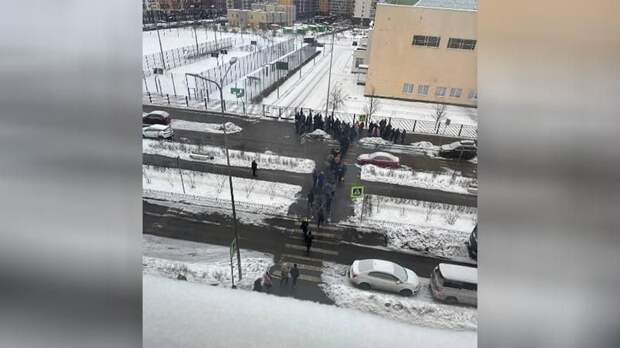 В одной из школ Петербурга загорелась сушилка для рук, учеников эвакуировали