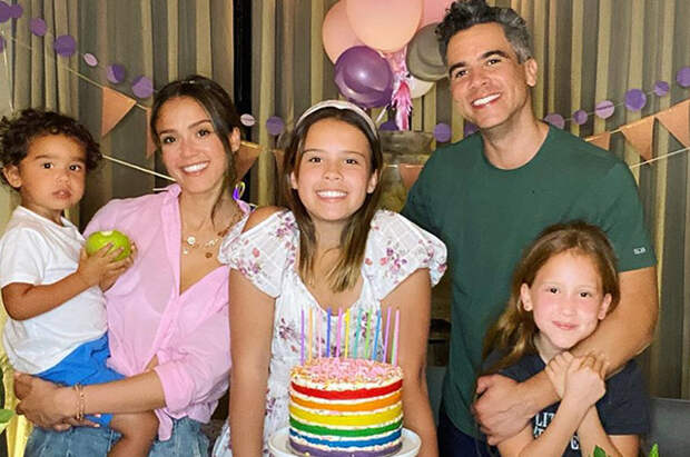 Джессика Альба с мужем Кэшем Уорреном отметили день рождения старшей дочери