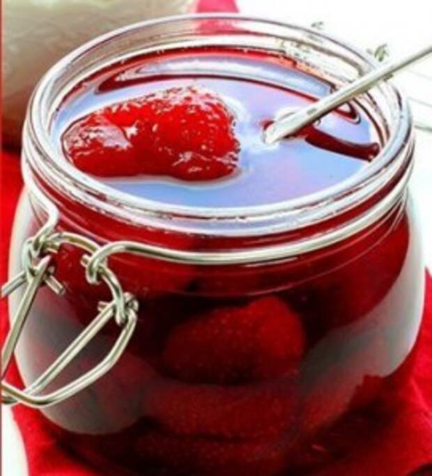 клубника в собственном соку