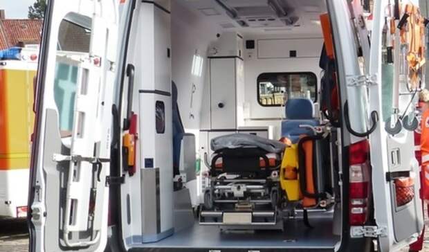 Дегтярев встретился с хабаровскими медиками и передал им семь спецмашин