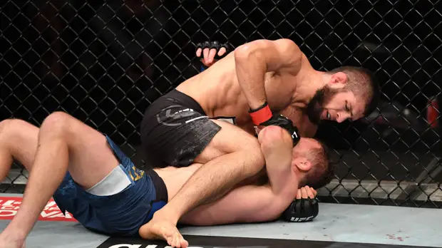 Нурмагомедов поблагодарил болельщиков за поддержку в бою с Гэтжи